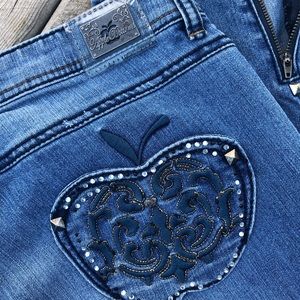 Women’s Apple Bottom Jeans, EUC, Medium Wash